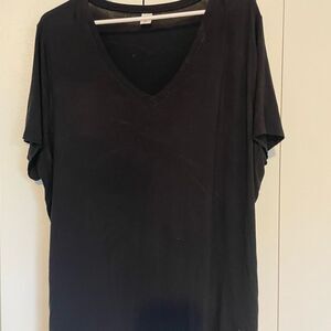 Old Navy Luxe Black Short Sleeve V-Neck Tee